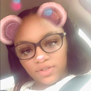 Meet your Posher, Khadeja